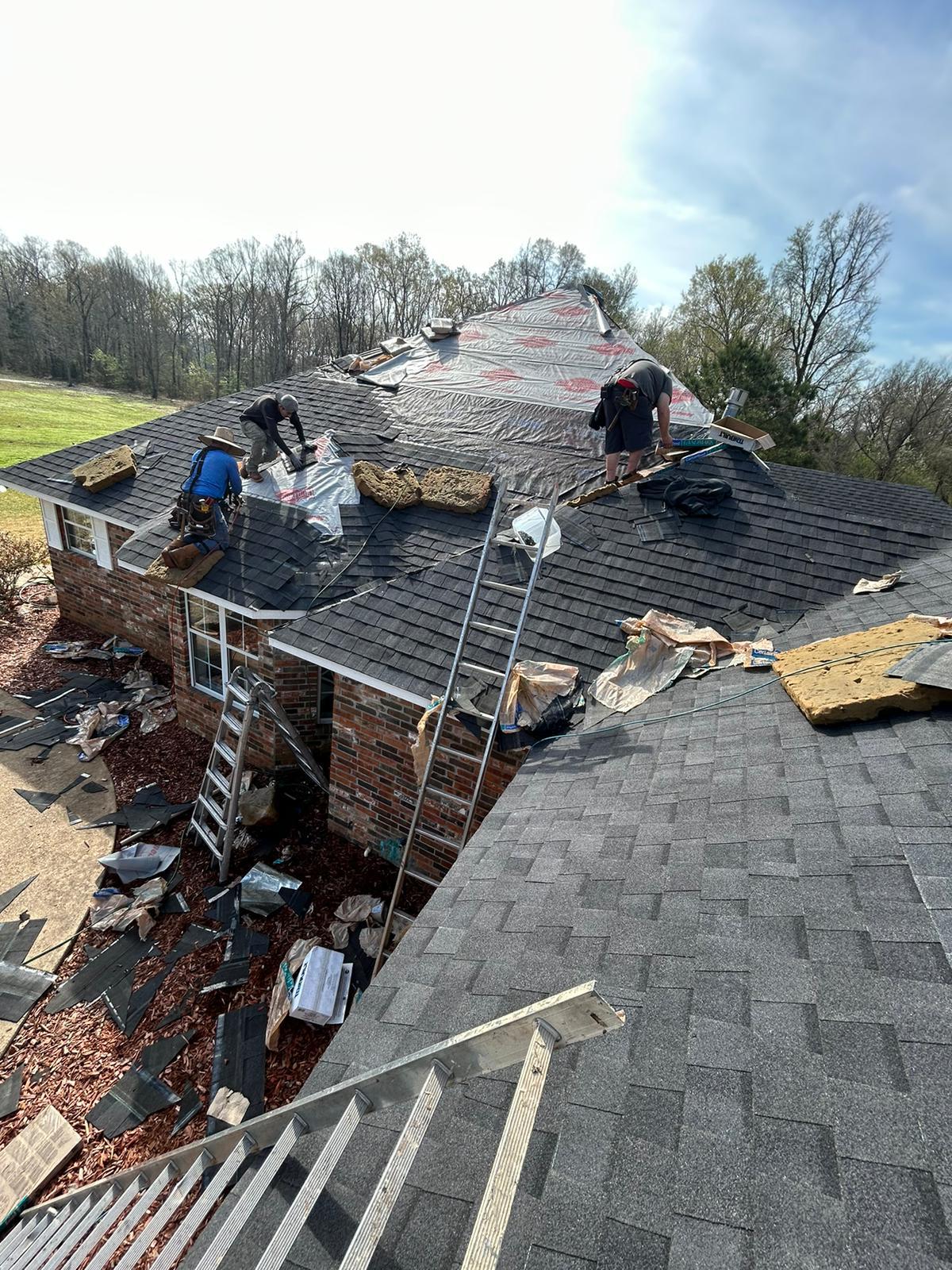 ROOFING WORKING